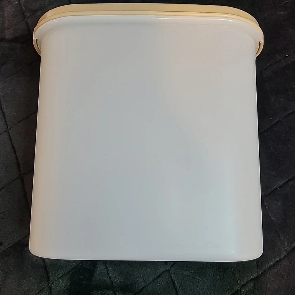 Tupperware excellent pre